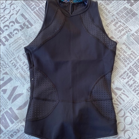 NWT Lululemon Salty Swim Rashguard Reversible - Picture 2 of 8